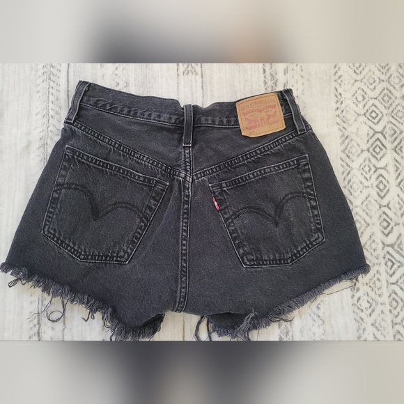 Levi's 501 Original Fit High-Rise Women's Jean Shorts Size 27 - Picture 7 of 16